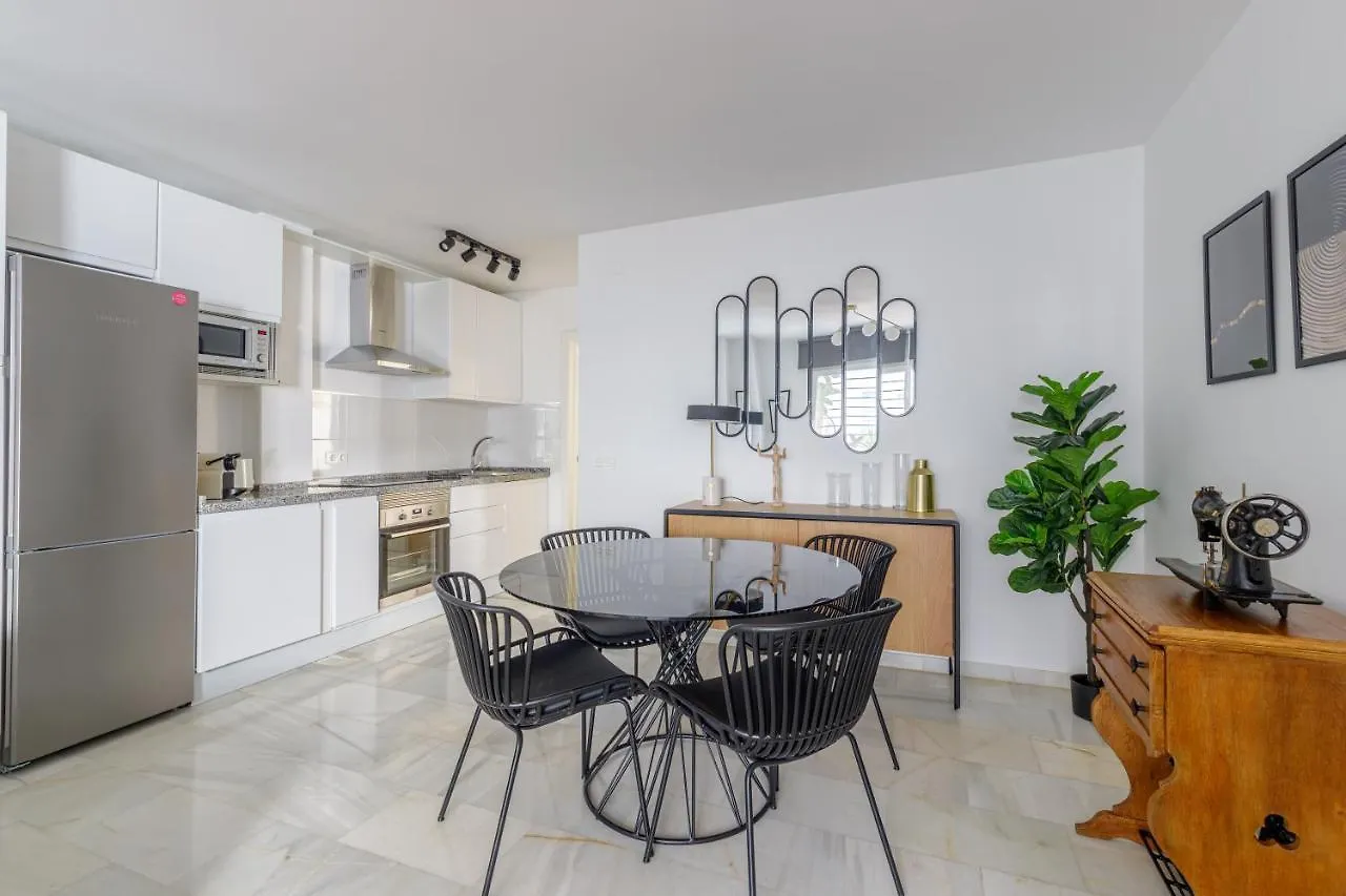Caleta Homes - Apartamentos Pompidou Malaga Apartment